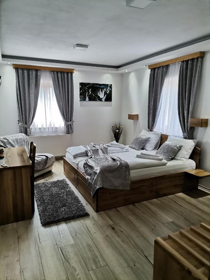 Pansion House Prijeboj Hotel Plitvicka Jezera Ngoại thất bức ảnh